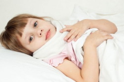 Першение и боль в горле у ребенка